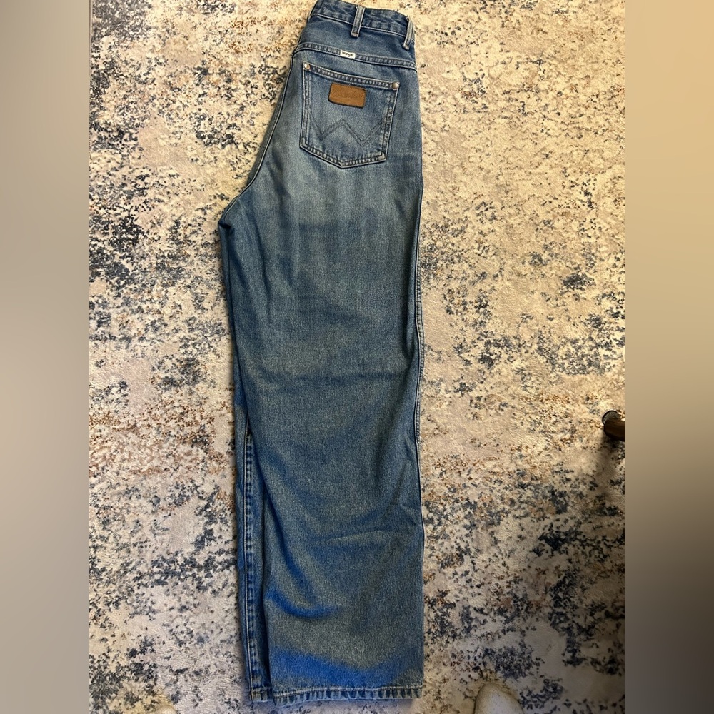 Wrangler high rise barrel leg jeans
